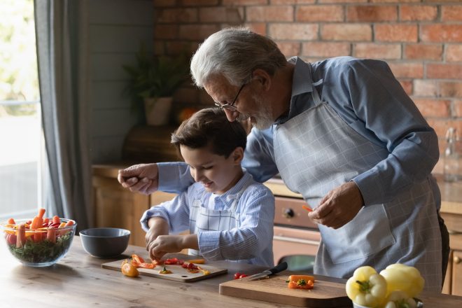 Carichi di cura e welfare fai-da-te: l’aiuto proviene dai nonni